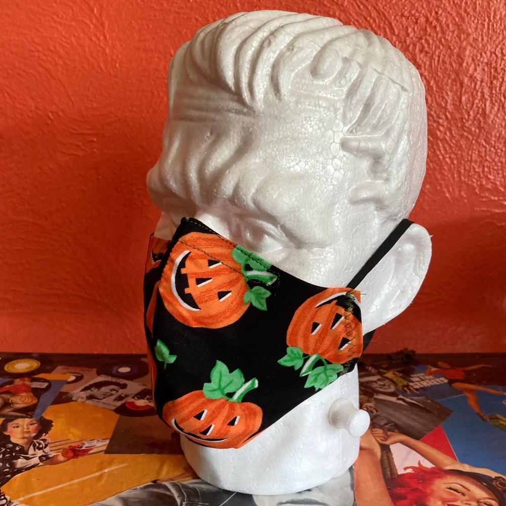 🎃Halloween Mask w/nose wire adjustable ear loops